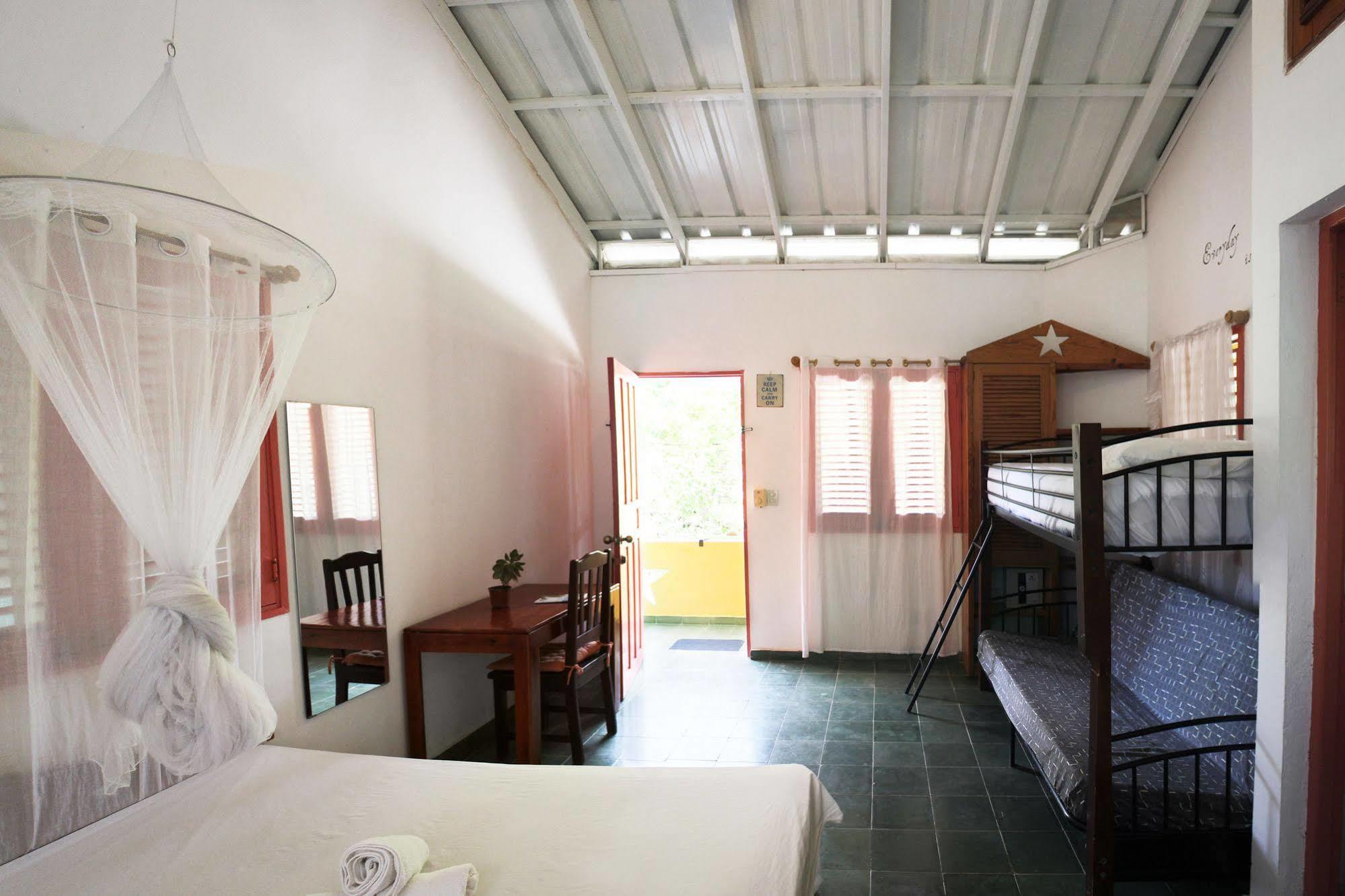 Casa Delfin Guest House ลาสแตร์เรนาส ภายนอก รูปภาพ