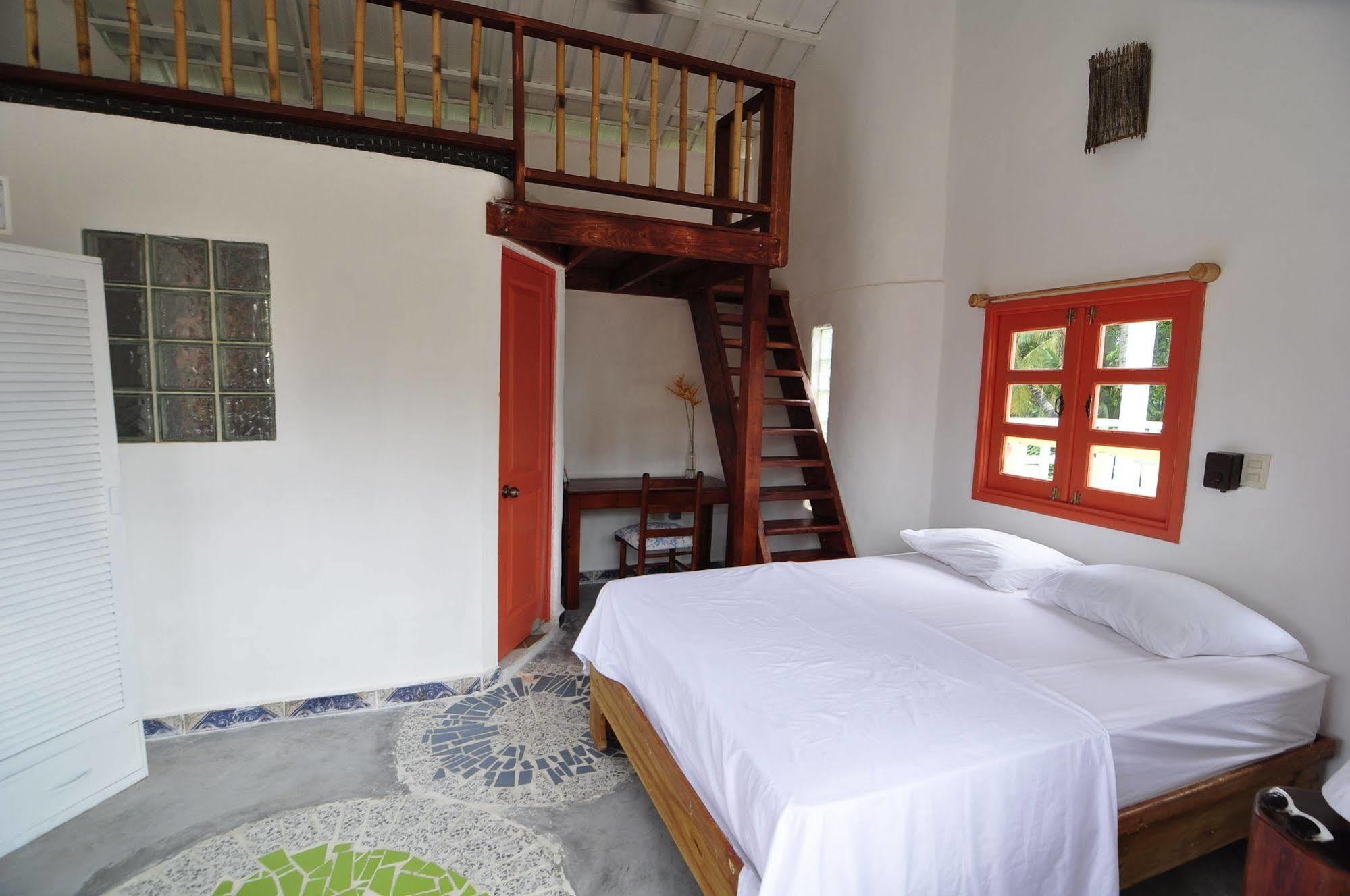Casa Delfin Guest House ลาสแตร์เรนาส ภายนอก รูปภาพ